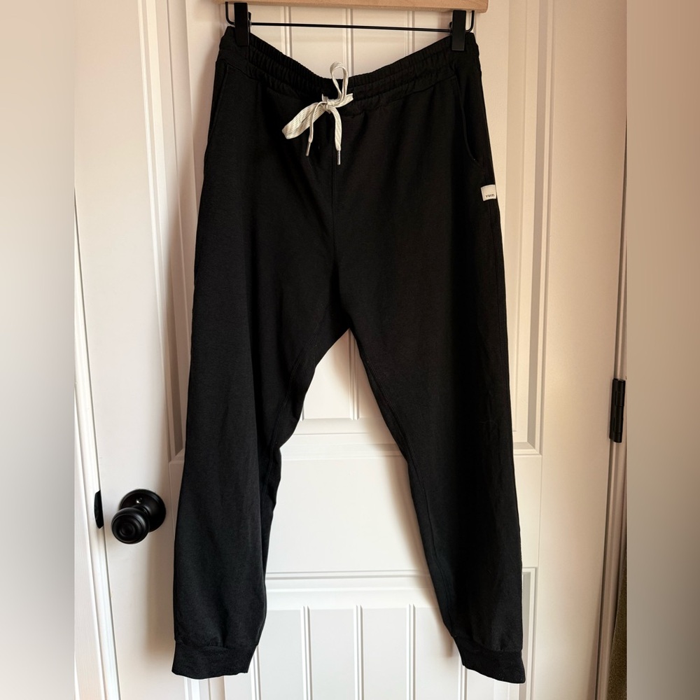 Vuori | Performance Jogger - Picture 3 of 5